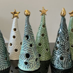 Håndlavede keramik juletræer
