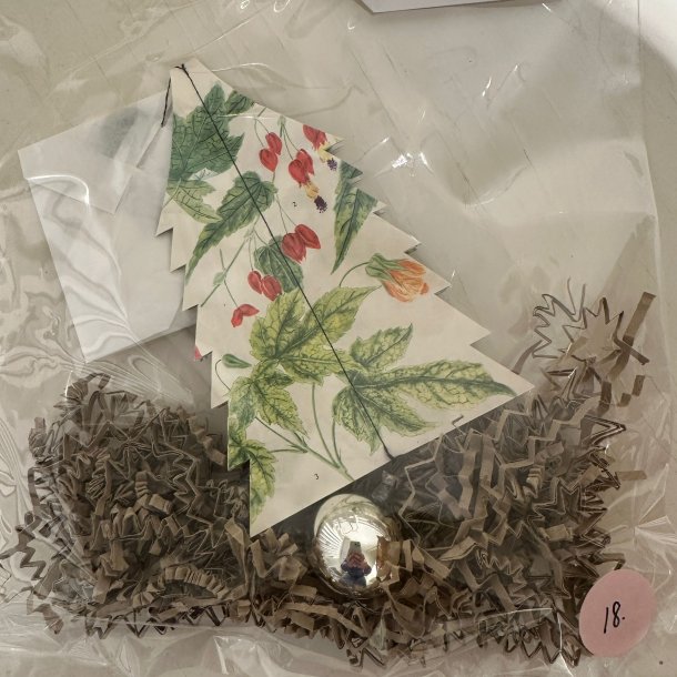 Juletr�suro, papirklip, nr. 18