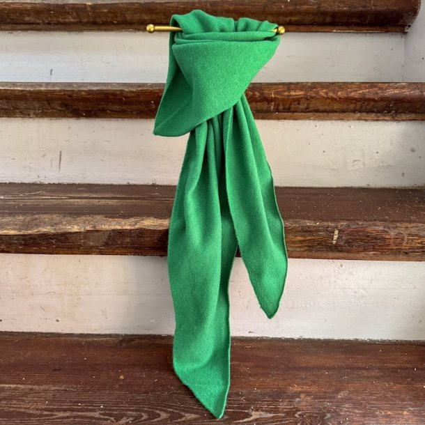 Small cashmere scarf, green grass
