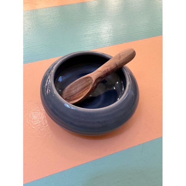 Saltkar med ske, flere varianter