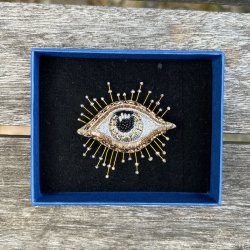 Inner eye broche