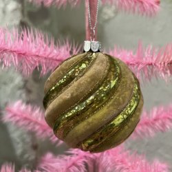 Glass ball, velvet light