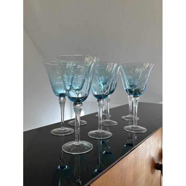 aflivning Omhyggelig læsning Ydmyghed Vintage vinglas med smukt blåt skær - Bolig - Shades by IgenIbrug