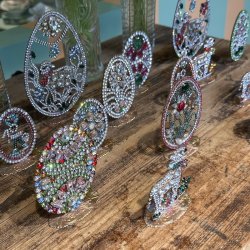 P�skelam, Rhinsten