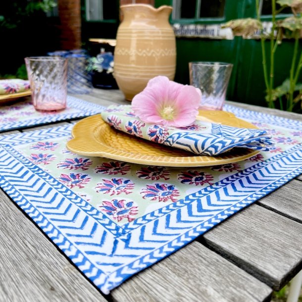 6 dkkeservietter + 6 mundservietter