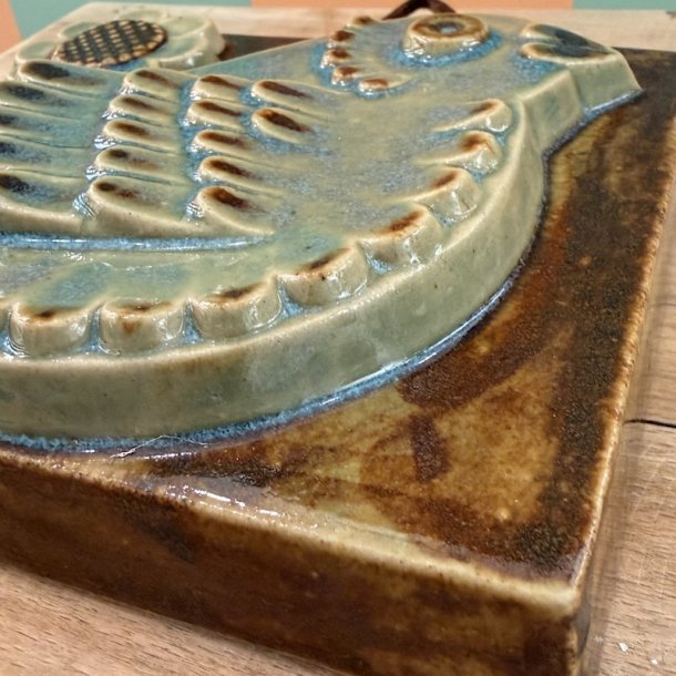 Relief af fugl, Ego keramik
