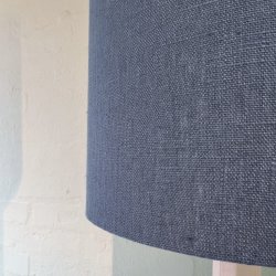 Nr 440 - Hndlavet lampeskrm i bl eksklusiv hr