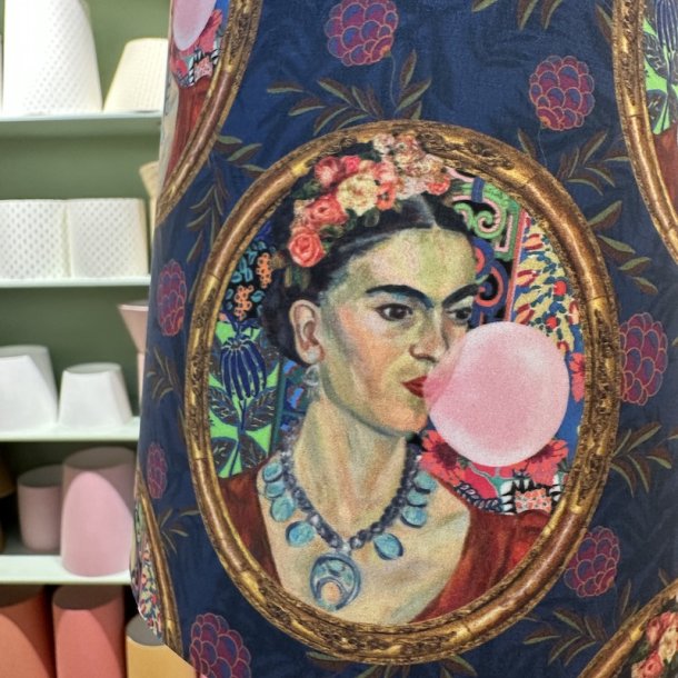 Nr 510 - Lille Frida m bubblegum