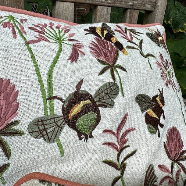 Pude, 50x50, Brumbas, inkl fyld