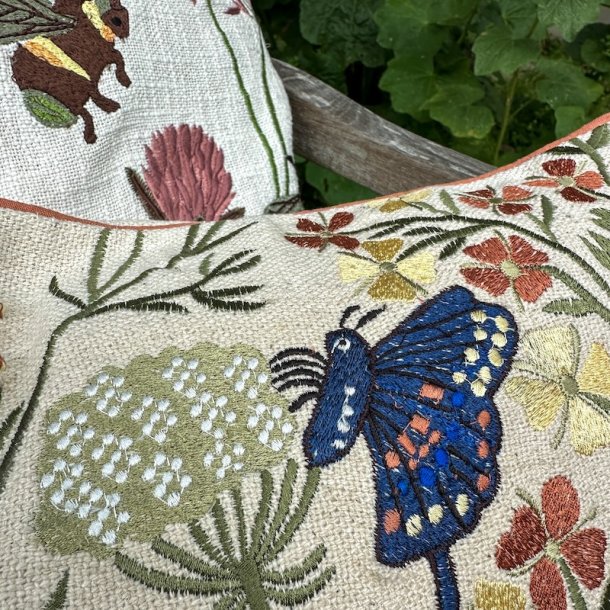 Pude, Beesum, 30x50, inkl fyld