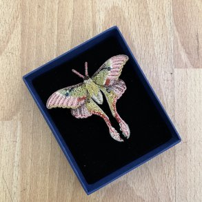 Mne natsvrmer broche