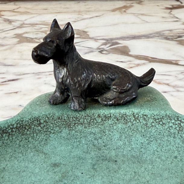 Smykkesk�l m hund
