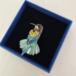 Trovelore Beekeeper Bird broche