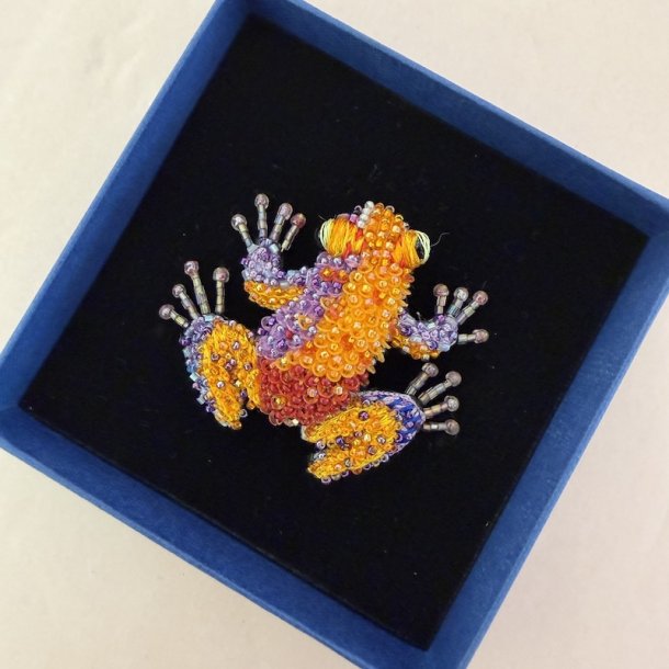 Trovelore Orange dart frog broche