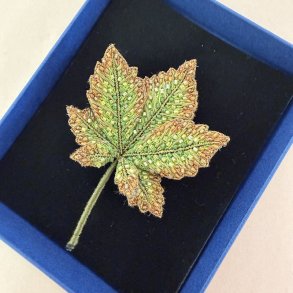 Trovelore horse chestnut leaf broche
