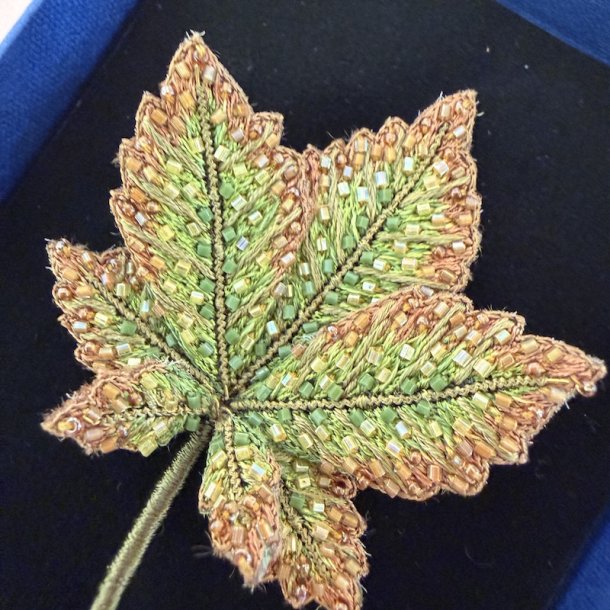 Trovelore horse chestnut leaf broche
