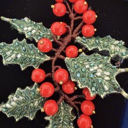 Trovelore Julebroche, Blessed Holly