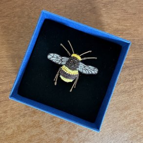 Bumble bee broche