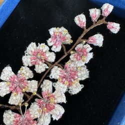 Sakura broche