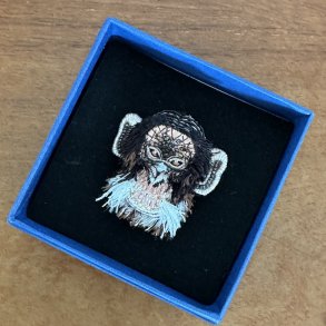 Happy Chimp broche