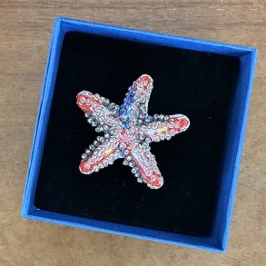 Pink star broche