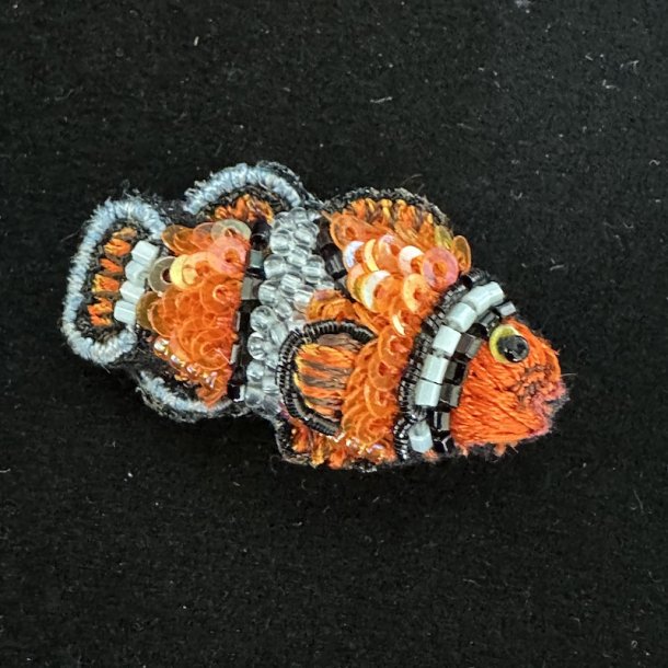 Klovefisk, lille, broche