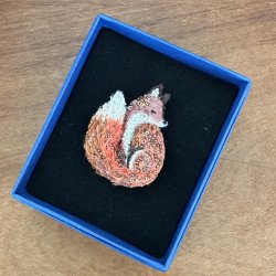 Red fox broche