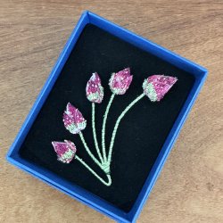 Budding Lotus broche