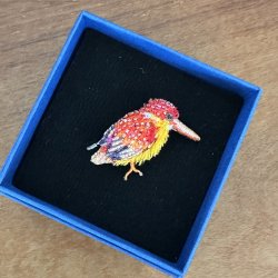 Oriental dwarf kingfisher broche
