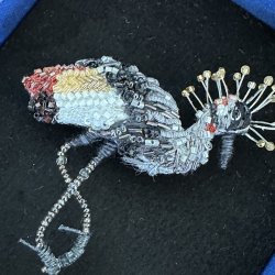 Crowned crane broche