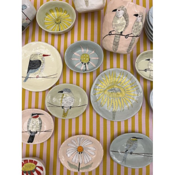 Tallerken/platte - Rd blomst med gul midte