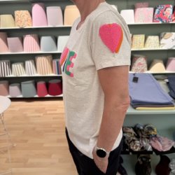T-shirt, gr�/multi love