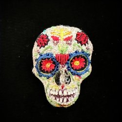 Skull broche