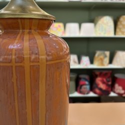 Bordlampe, Orange m striber