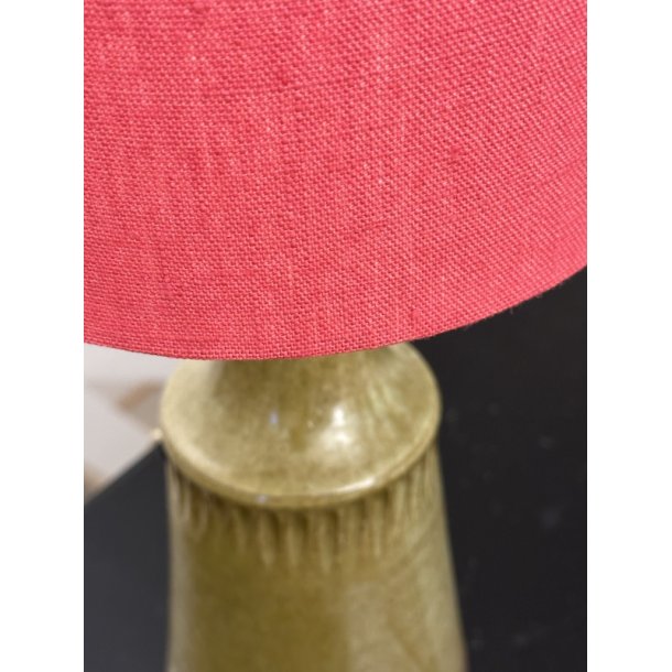 Nr 385 - Hndlavet lampeskrm i Rasberry eksklusiv hr