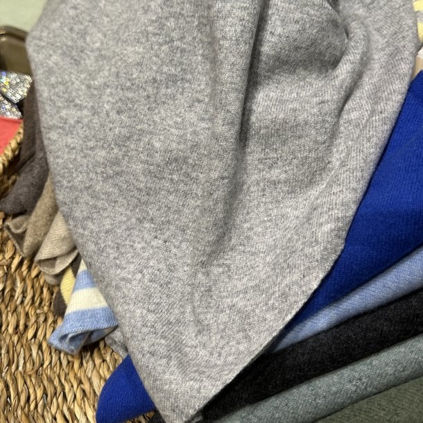 Small cashmere scarf, mlg grey
