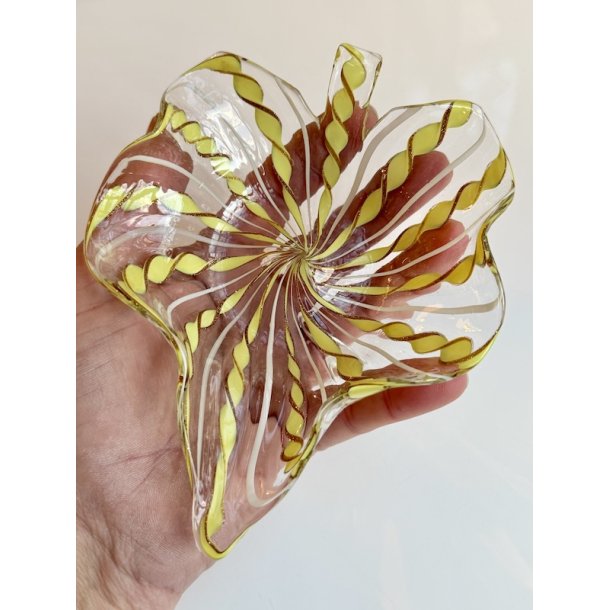 Murano, glassk�l, bladformet