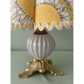 Bordlampe, rillet m messingfod