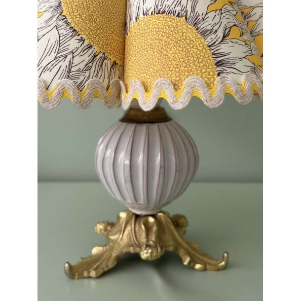 Bordlampe, rillet m messingfod