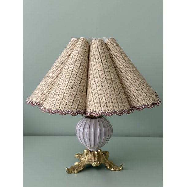 Bordlampe, rillet m messingfod