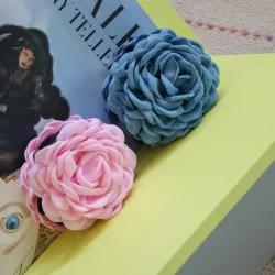 Daisy h�rklemme, Denim, Stor