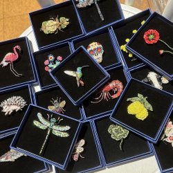 Banded guldsmed broche