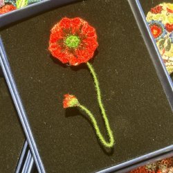 Shirley Valmue broche