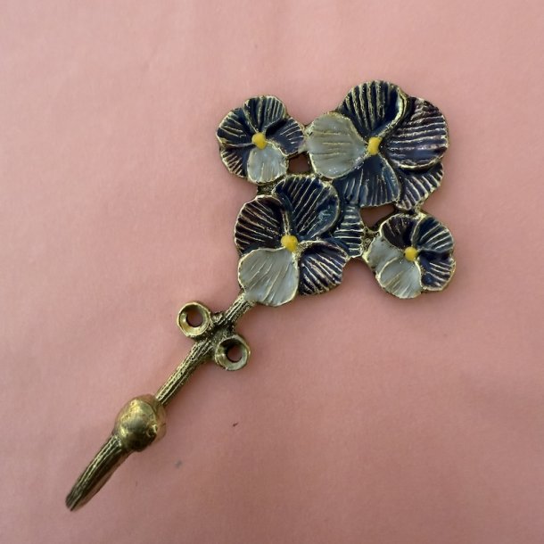 Valery violet field hook