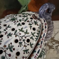 Blomster terrin, Svaner