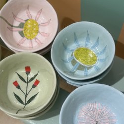 Lysegul skl, gul blomst