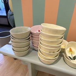 Lysegul skl, gul blomst