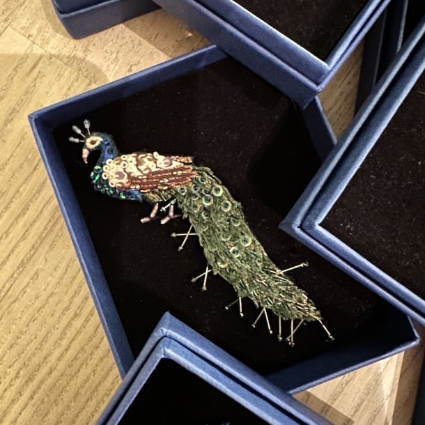Pfugle broche