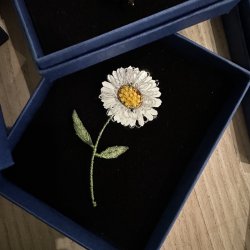 Marguerit broche