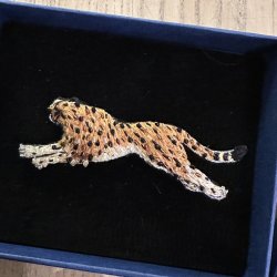 Gepard broche